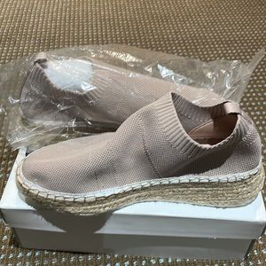 Marc Fisher NEW  MLJAE Tan SNEAKER/SHOE